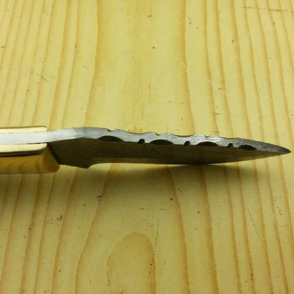 Couteau De Chasse Et Survie En Acier Damas Fait Main Et Manche En Corne 3 Couteau De Chasse Et Survie En Acier Damas Fait Main Et Manche En Corne – Image 3